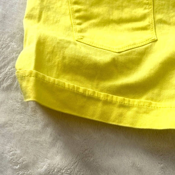 BUY NOW💛💛 MID WAIST SUMMER SHORT 💛💛 - Picture 5 of 5